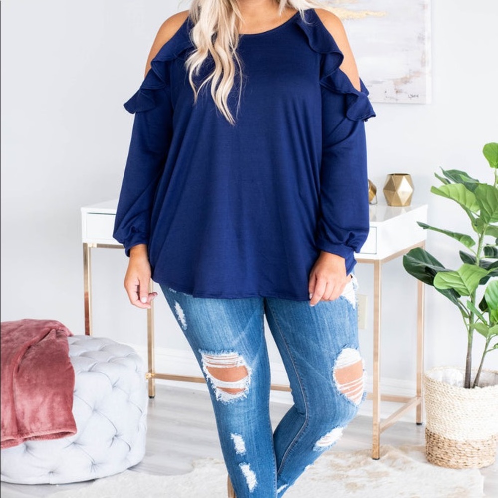 Sweet Lovely by Jen Cold shoulder long sleeve navy tunic size 1X from Chic Soul.